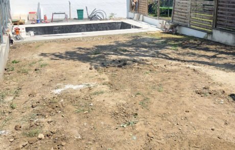 Rollrasen legen und Kiesbett schaffen, Vorbereitung des Untergrundes.